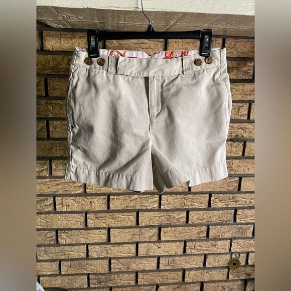Tommy Hilfiger khaki shorts - Picture 1 of 6